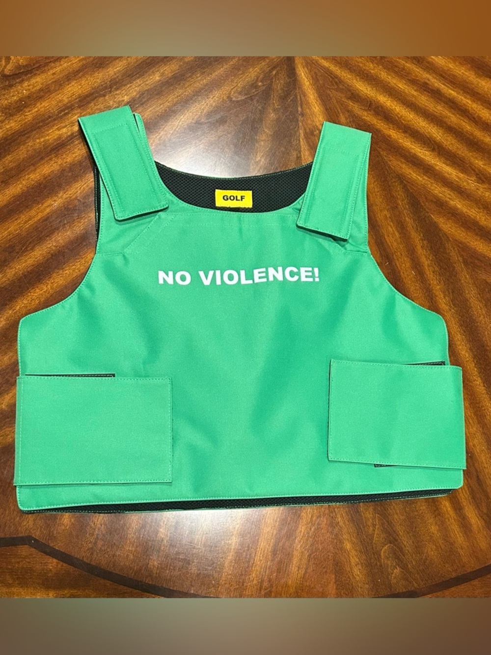 Golf  'No Violence' Green Vest